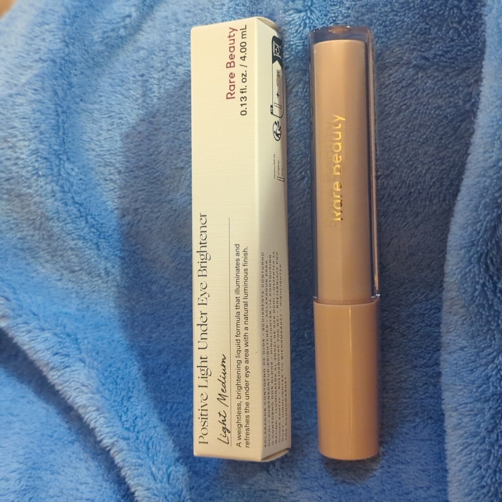 NIB Rare Beauty Under eye Brightener - Light/Medium